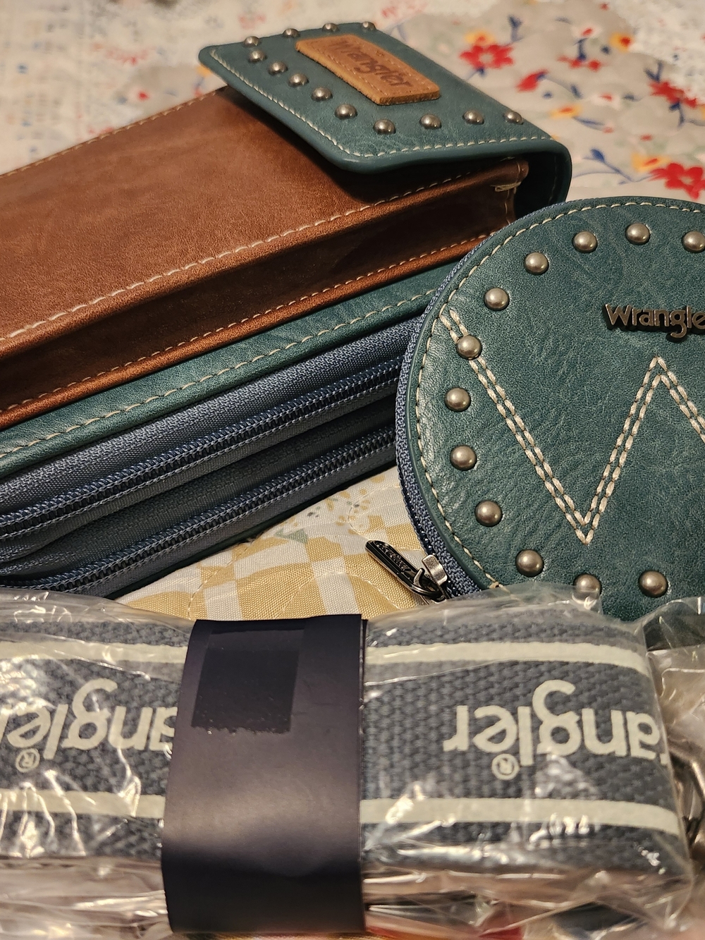 Wrangler Teal Studded Coin Pouch & Crossbody Wallet Set